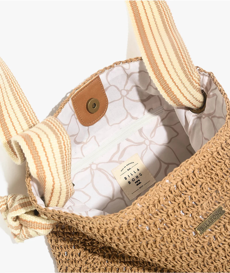 So Knotty Straw Tote