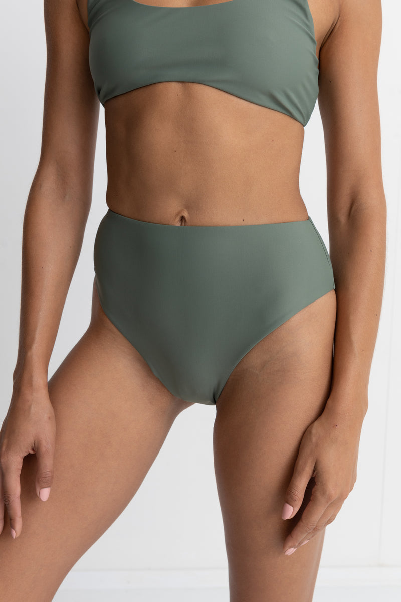 Classic Hi Waist Pant in Olive